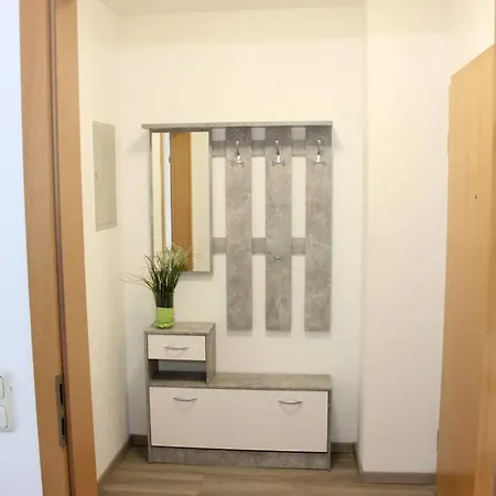 Apartment Mit Balkon *