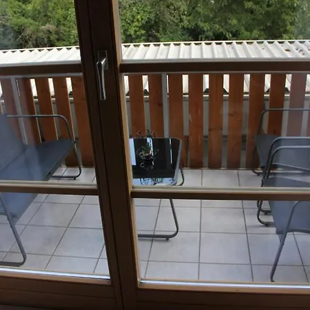 Apartment Mit Balkon