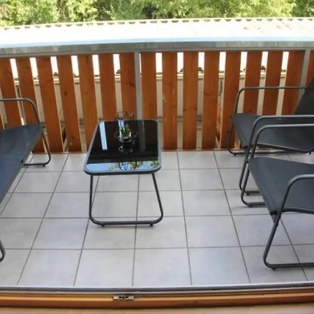Apartment Mit Balkon *