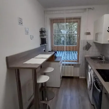 Apartment Mit Balkon *