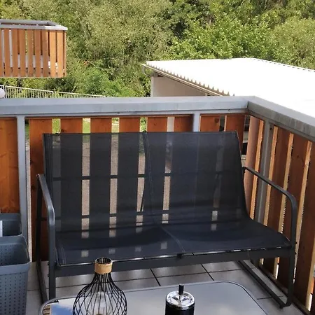 Apartment Mit Balkon *