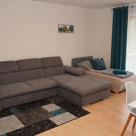 Apartment Mit Balkon