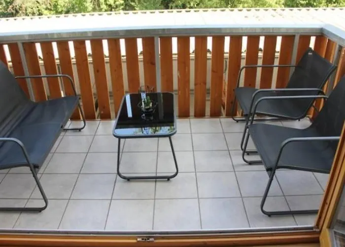 Appartement Mit Balkon *